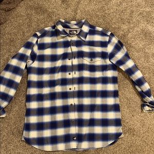 Men’s north face shirt